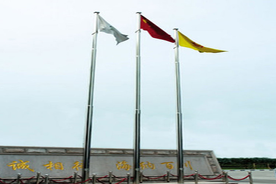 चीन आउटडोर वापस लेने योग्य ध्वज पोल उच्च शक्ति सामग्री किसी भी रंग उपलब्ध है आपूर्तिकर्ता